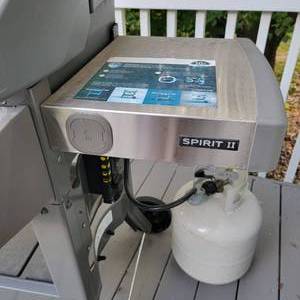lot 6 image: Weber Spirit II Propane Gas Grill with Cover