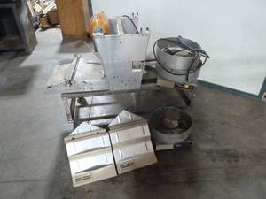 lot 7 image: Heat Sealing Shrink Wrap Machine