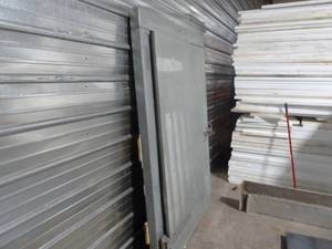 lot 9 image: Walk In Freezer Door
