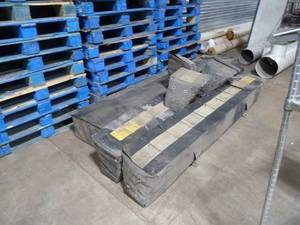 lot 19 image: Semi Door Bumper Set 10