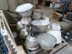 lot 29 image: Shop Lights 400 watts