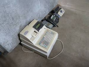 lot 33 image: Cash Register & Phones