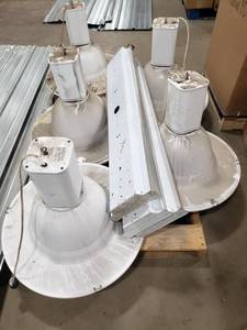 lot 42 image: Shop Lights 400 Watt