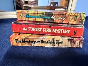 lot 16 image: Three Vintage Mystery Books by Troy Nesbit