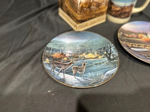 lot 105 image: Set of 2 Terry Redlin Plates, 1 Kleenex Holder and 1 Tankard