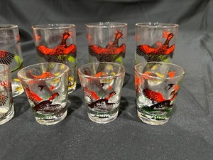 lot 113 image: Set of 4 Vintage Hazel Atlas 1950s Pheasant Hunting Glasses and Whiskey Shot Glasses