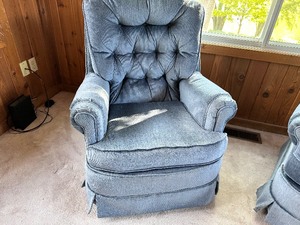 lot 120 image: Americas Chair Company Spinning Rockers