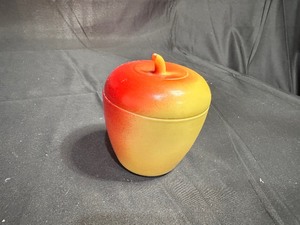 lot 146 image: Vintage Hazel Atlas Apple Shaped Milk Glass Painted Sugar Bowl