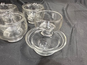 lot 209 image: Set of 4 Vintage Shrimp Cocktail Cavier Glass Serving Dishes Bowls with Ice Liners