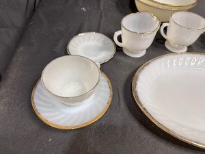 lot 173 image: Large Lot of Vintage Anchor Hocking Fire King White Milk Glass Dishes
