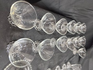 lot 175 image: Large Lot of Vintage 1950-1960s MCM Anchor Hocking Boopie LiquorCordial Glasses