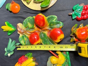lot 226 image: Vintage Chalkware Pieces