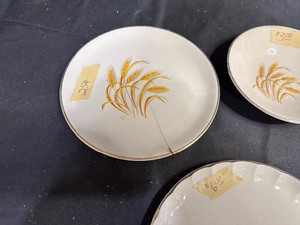 lot 239 image: Lot of 6 Miscellaneous Wheat Patterned Vintage Dishes