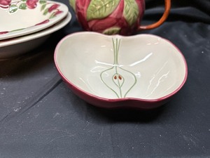 lot 297 image: Franciscan Apple China Serving Pieces with Serving Bowls and Teapot