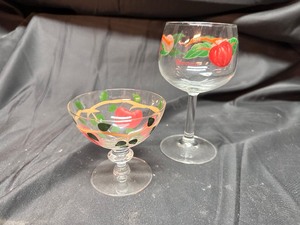 lot 299 image: Lot of 15 Franciscan Apple Glass Wine Goblets and Stemmed Sherbert Cups