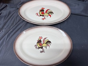 lot 252 image: Large Lot of Vintage Metlox Poppytrail Red Rooster White Stoneware Dishes