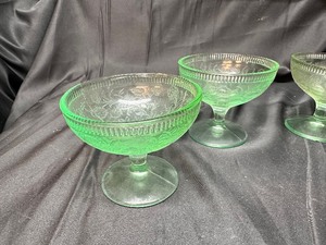 lot 269 image: Set of 4 Jeanette Glass Strawberry Uranium Glow Glass Sherbert Glasses