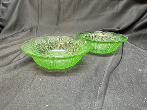 lot 272 image: Set of 2 Jeannette Glass Cherry Blossom Uranium Glow Glass Scalloped Bowls