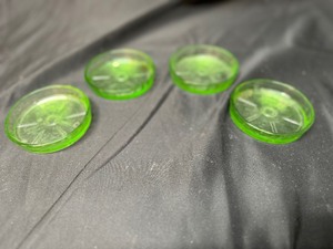 lot 279 image: Set of 4 Jeannette Glass Coasters Cherry Blossom Uranium Glow Glass
