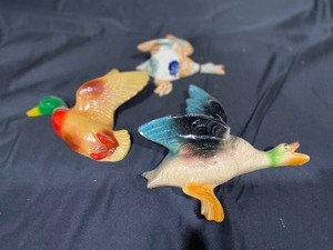lot 125 image: Set of 3 Plaster of Paris Ducks