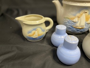 lot 132 image: Vintage Porcelier Vitreous China Set