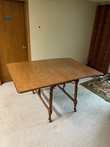 lot 184 image: Antique Mid-Century Modern Drop Leaf Table