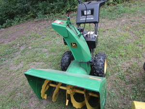 JD Snowblower TRS32