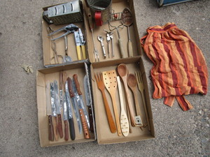 Kitchen Knives & Utensils