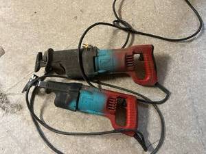 lot 25 image: Milwaukee Sawzalls