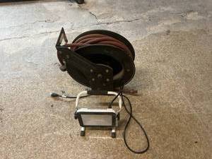lot 46 image: Air Hose Reel & Shop Light