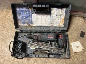 lot 48 image: Bosch Bulldog Xtreme Hammer Drill