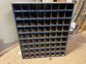 lot 50 image: Metal Storage Unit