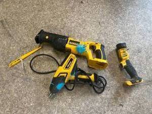 lot 63 image: Wagner Heat Gun, DeWalt Cordless Drill, Flashlight & Saw Blades