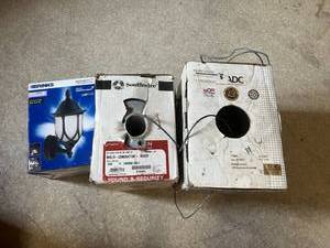 lot 64 image: New Outdoor Light & Wire