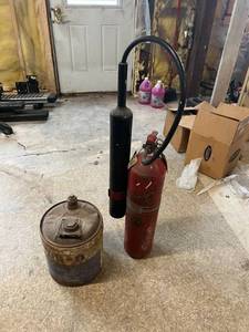 lot 71 image: Vintage Oil Can & Fire Extinguisher