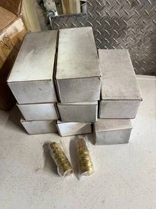 lot 86 image: Injectors