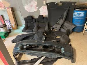 lot 99 image: Interior Car Parts - Seats, Panels, Bumper - Ford Mustang