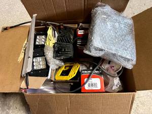 lot 102 image: Box of Auto Parts