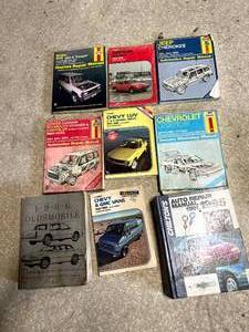lot 103 image: Vintage Auto Manuals