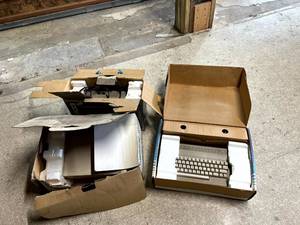 lot 106 image: Vintage Commodore 64 Electronics