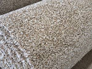 lot 115 image: MP45 639 Carpet Remnant 23.5x12