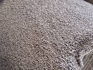 lot 172 image: GreyWhite Flecked Carpet Remnant 27.5x12
