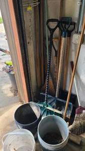 lot 86 image: Long handled garage and outdoor tools