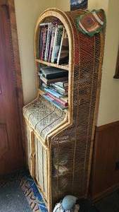 lot 45 image: Wicker Desk with Shelf
