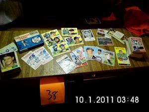 lot 25 image: Vintage Baseball cards PLUS