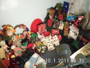 lot 8 image: Christmas