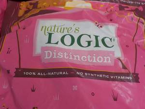 lot 275 image: 24 lb. Bag Natures Logic Distincti...