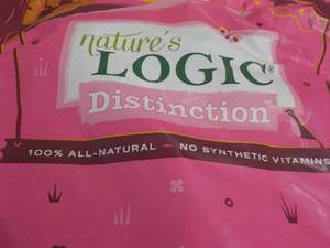 lot 278 image: 24 lb. Bag Natures Logic Distincti...