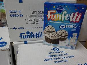 lot 340 image: 12 - 15.25 oz boxes Pillsbury Funfe...
