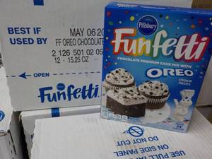 lot 342 image: 12 - 15.25 oz boxes Pillsbury Funfe...